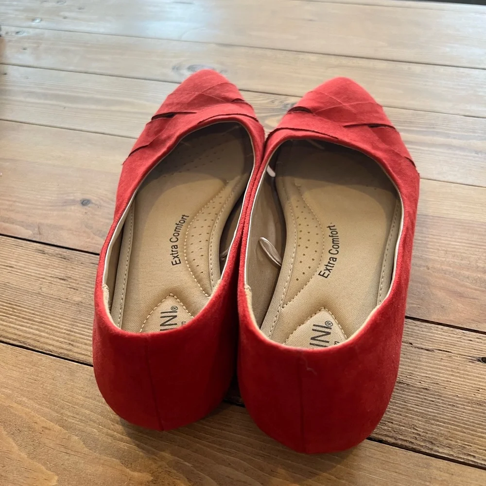 Women’s Massini red pointed toe flats size 10 - Picture 3 of 6